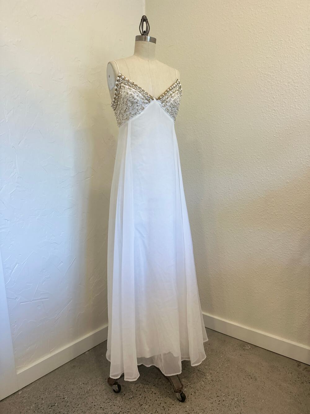 Vintage Women's Small White Pearl Beaded Chiffon Gown Maxi Dress Rare Stunning